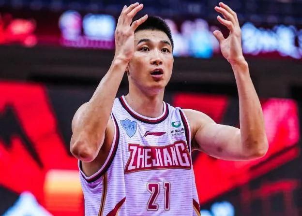 如何应对上述风险，李湛还展示了一个风险评估体系图